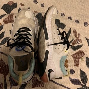 Women’s Nike joyride